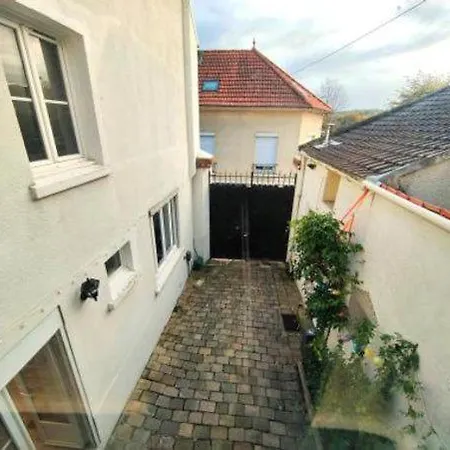 Dans Maison Paisible